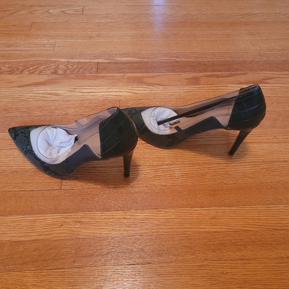 BRAND NEW INC POINTED TOE PUMPS